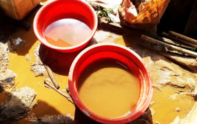 Nhóm người đãi vàng trái phép ở Kon Tum: Chính quyền thông tin