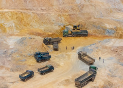 Không nộp báo cáo định kỳ, 2 doanh nghiệp khai thác đất ở Huế bị xử phạt