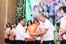Đội tuyển bóng chuyền nữ Việt Nam nhận thưởng hơn nửa tỷ đồng