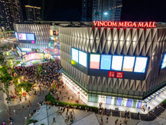 UNIQLO khai trương cửa hàng mới tại Vincom Grand Park