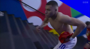 Mbappe hành động khó hiểu khiến CĐV nổi giận