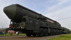Điện Kremlin: Nga xem xét thay đổi học thuyết hạt nhân