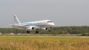 Máy bay dân sự rơi gần Moskva 