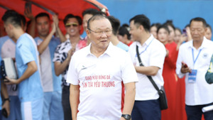 HLV Park Hang-seo ghi bàn, trận đấu từ thiện khép lại với 12 bàn thắng