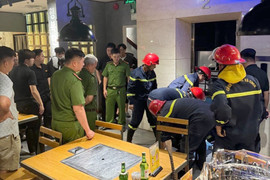 Giải cứu 9 người mắc kẹt trong thang máy nhà hàng TP.HCM