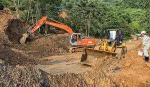 300 người dọn dẹp hiện trường vụ sạt lở ở Hà Giang, thông xe trước 12h trưa nay