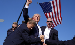 Vụ 'ám sát hụt' giúp ông Trump gia tăng lượng người ủng hộ