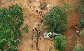 Áp thấp nhiệt đới trên biển Quảng Trị-Quảng Nam, nguy cơ sạt lở ở nhiều tỉnh