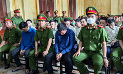 2 chủ mưu vụ buôn lậu 6 tấn vàng từ Campuchia về Việt Nam lãnh tổng 33 năm tù