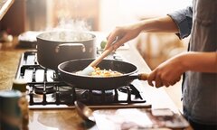 Cả gia đình 5 người suýt chết do nấu ăn trong phòng điều hòa