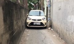 Kinh nghiệm lách ô tô qua khe hẹp