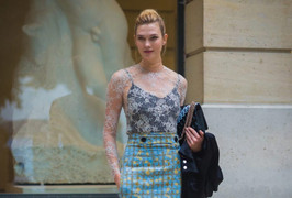 Cách phối đồ với chân váy bút chì