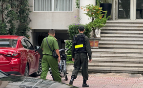 Cảnh sát làm việc tại nhà Tổng giám đốc Quốc Cường Gia Lai