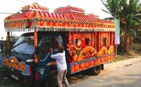 Xe tang có được quyền ưu tiên vượt đèn đỏ?