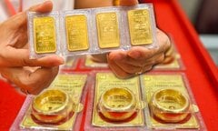 Nên mua vàng miếng hay vàng nhẫn thì có lợi hơn?