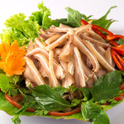 Mẹo luộc tai heo trắng giòn sần sật