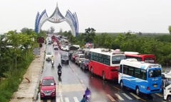 Bão số 2 tiến sát Quảng Ninh-Hải Phòng, gần 4.000 du khách mắc kẹt ở đảo Cát Bà 