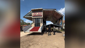 Xe tải biến thành nhà hàng di động trong vài phút 