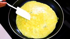 Mẹo chiên trứng vàng xốp, thơm ngon cực đơn giản