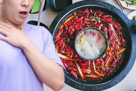 Tưởng bị ung thư phổi, lên bàn mổ mới biết khối u là một quả ớt 