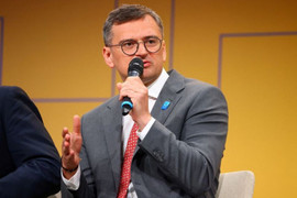 Ngoại trưởng Ukraine-Trung Quốc nói chuyện hơn 3 giờ về 'hòa bình công bằng'