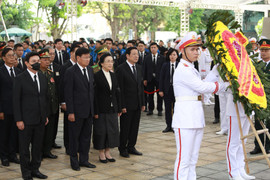 Các đoàn quốc tế viếng Tổng Bí thư Nguyễn Phú Trọng chiều 25/7