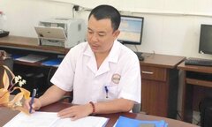 Bộ trưởng Y tế khen ngợi bác sĩ cứu bé trai 2 tuổi đuối nước