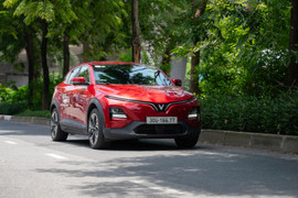 Khách hàng lái thử VF 6 trên toàn quốc: 'Chốt' vì lái hay, an toàn, tiết kiệm