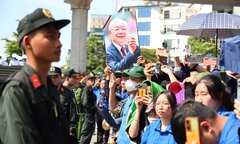 Nhân dân không bao giờ yêu kính sai người