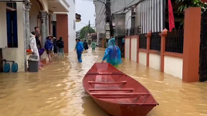 10 thôn xóm thuộc huyện Chương Mỹ, Hà Nội bị cô lập do nước lũ 