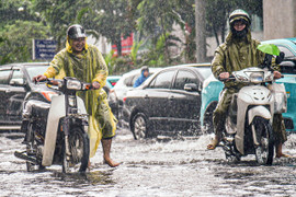 Tin mưa lớn trên 220mm ở Bắc Bộ và dự báo thời tiết cả nước trong 10 ngày tới