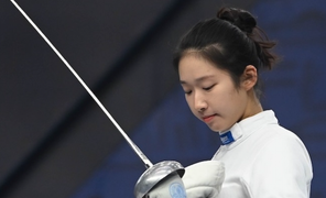 Tiến sĩ luật khiến kiếm sĩ chủ nhà ôm hận, giành HCV Olympic