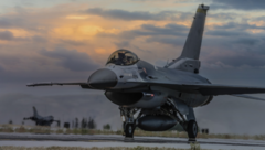 Ukraine nhận tiêm kích F-16 đầu tiên