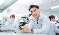 Trường Đại học Y Dược TP.HCM 2024 đồng loạt tăng học phí 15 ngành