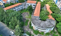 Cảnh u ám của trường học bị bỏ hoang gần 15 năm ở TP.HCM 