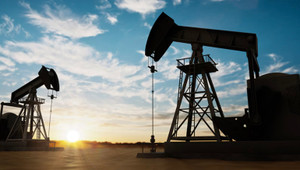 Giá xăng dầu hôm nay 2/8: Giá dầu đi xuống