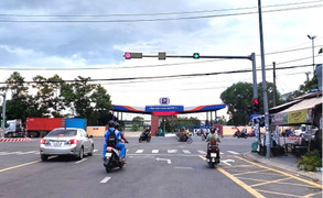 Đi thẳng ở làn đường dành cho xe rẽ phải bị phạt bao nhiêu tiền?