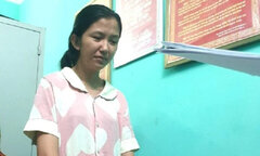 Nữ quái lừa hai chủ tiệm 8 cây vàng rồi 'nướng' vào cờ bạc