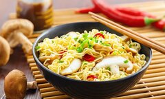 Mẹ bầu có nên ăn mì tôm?