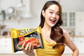 Lý do Minh Hằng mê đắm đuối mì 3 Miền tôm chua cay đặc biệt