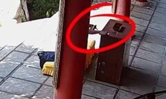 Thạc sỹ luật trộm tiền công đức bằng cách đổi mã QR