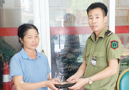 Bảo vệ Bệnh viện Bạch Mai tìm lại ví tiền cho bệnh nhân sau 1 giờ thất lạc