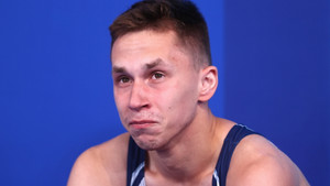 Lý do nhà vô địch Olympic bị cấm hát quốc ca