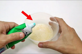 Tẩy sạch mọi vết bẩn trong nhà bằng nước vo gạo và kem đánh răng