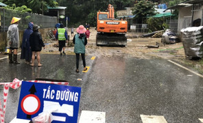 Mưa lớn gây sạt lở ở Điện Biên, nhiều hộ dân phải sơ tán