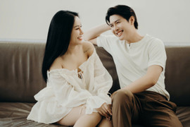 'Hoa khôi Sao Mai điểm hẹn' đẹp đôi bên bạn diễn kém 10 tuổi