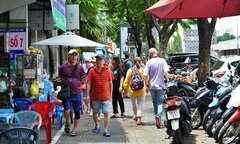 Quận trung tâm TP.HCM thu hơn 600 triệu đồng sau 3 tháng cho thuê vỉa hè