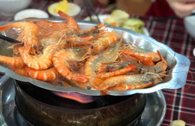 Ăn tôm cá hấp bia, có tạo nồng độ cồn trong hơi thở?