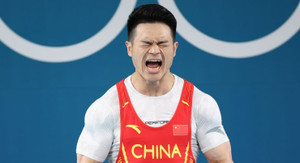 Mất HCV vào tay Indonesia, lực sĩ Trung Quốc bật khóc tính chuyện giải nghệ