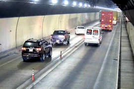 Ô tô vượt xe trong hầm đường bộ không đúng quy định bị phạt bao nhiêu tiền?